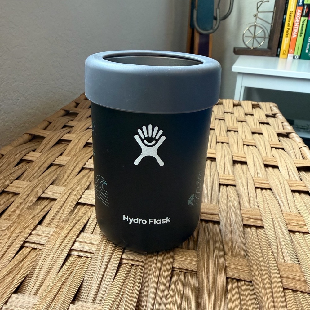 Hydro Island X Exclusive Can Holder